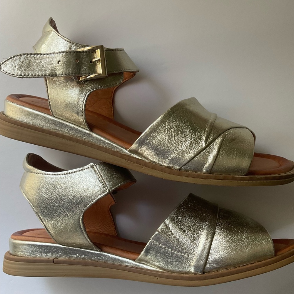 MIZ MOOZ Gold Metallic Leather Sandals size 42 - Picture 3 of 8